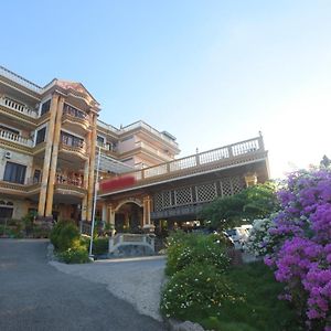 Chrysant Hotel & Resort